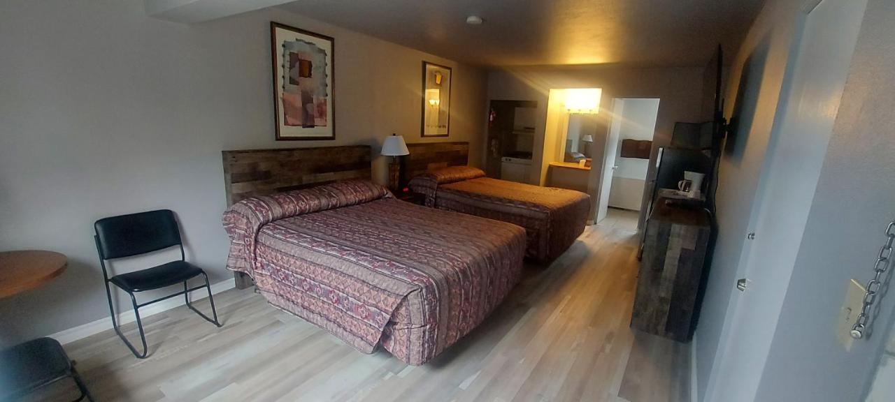 Lazy Bear Lodge Cranbrook Exteriör bild